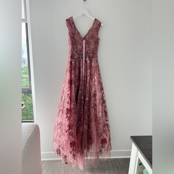 MAC DUGGAL NWT Pink Embroidered Illusion Cap Sleeve A Line Gown 4 - Picture 7 of 13